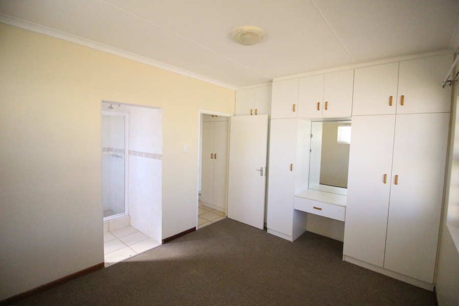 To Let 3 Bedroom Property for Rent in Kidds Beach Eastern Cape